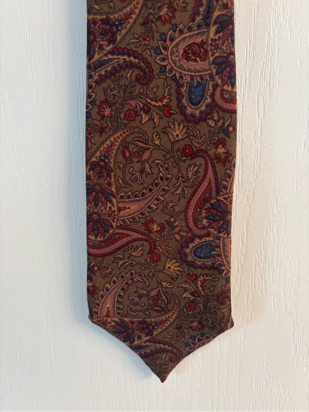 bill blass Brown Paisley Tie with Red and Blue Accents